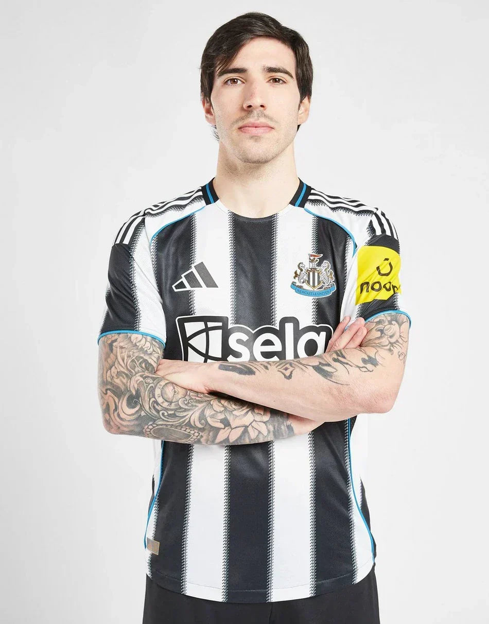 NEWCASTLE UNITED FC 2025/26 HOME SHIRT