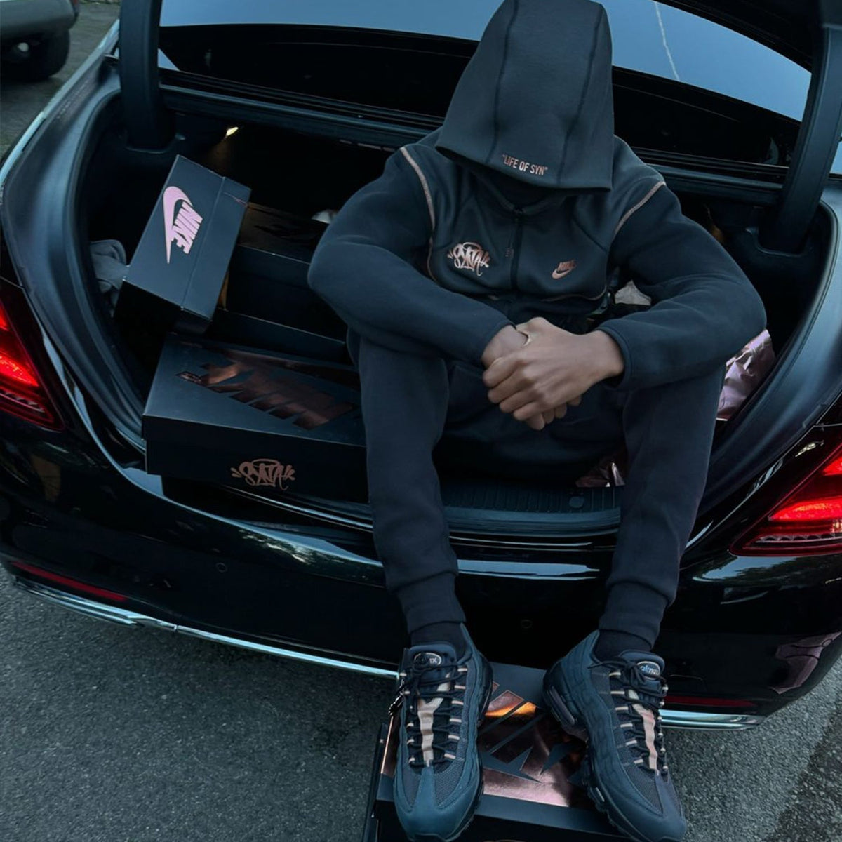 Nike x Syna World Tech Fleece Jogger - Black / Bronze